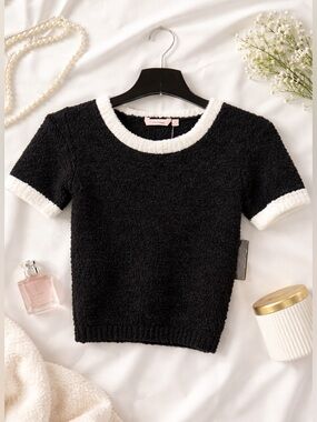 NWT / La Vie En Rose Black Short-Sleeve Crew Sweater with White Trim